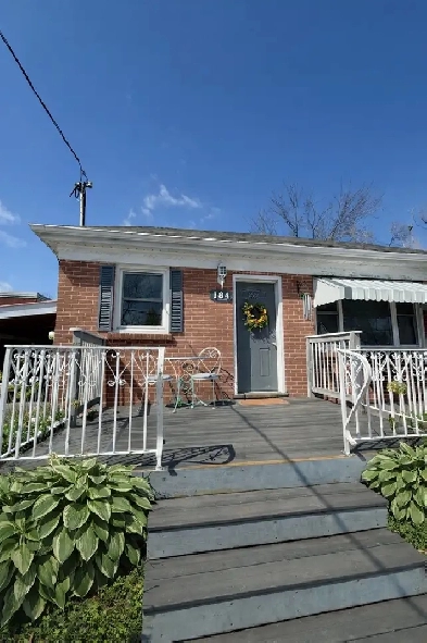 All-Inclusive 3 Bedroom w/ Internet, Yard & Parking – North End