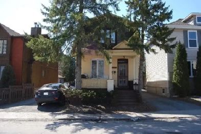 Charming 2-bd Apt - Top Floor - 6 Appliances Incl