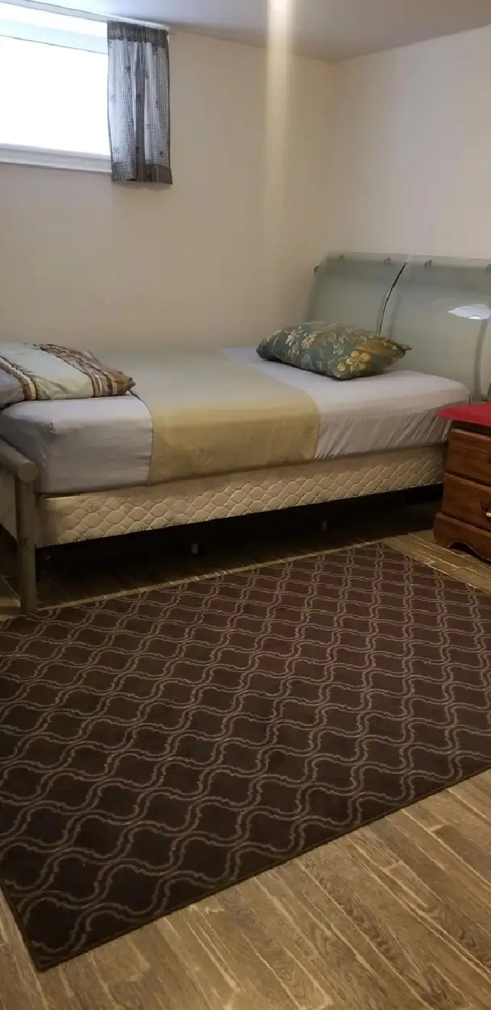 EXTREMELY BEAUTIFUL LARGE ROOM IN A WELCOME NEW HOUSE