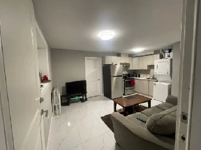 1 BED   1 BATH 550 SQ. FT. - Surrey, South Newton/ Sullivan