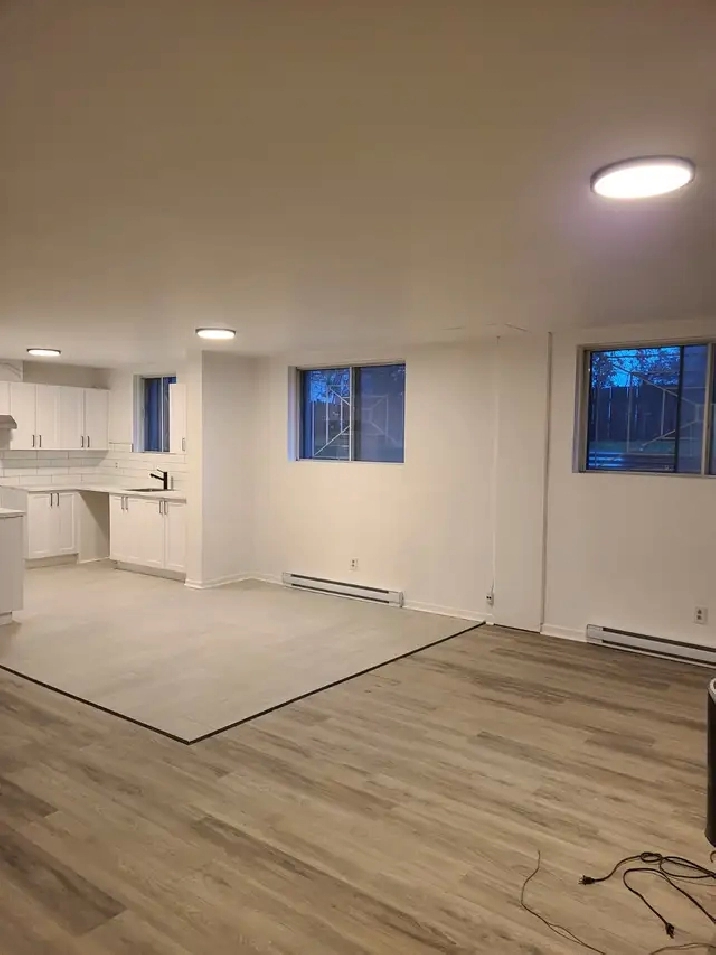 Grand 3 1/2 disponible immédiatement