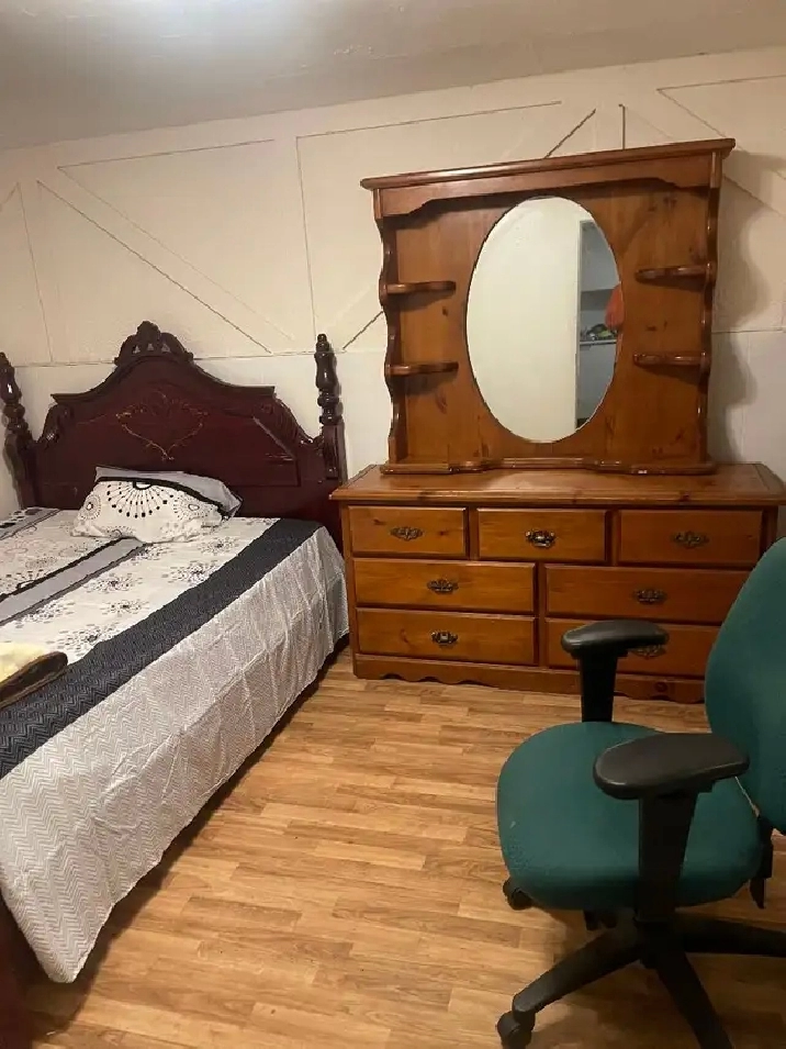 Private room fully furnished (BASEMENT GIRL ONLY) Malton  $600.