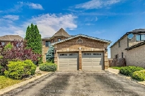 Roomy 1 Bedroom Basement Apartment - Available May 1st