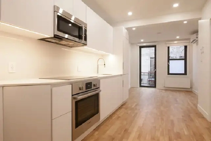 newly built with balcony, W/D   A/C, heating included - ID 426