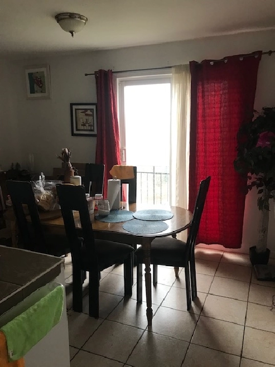 5 1/2 Brossard, 3 chambr couche Separe Bus Rem MetroEcolePiscine