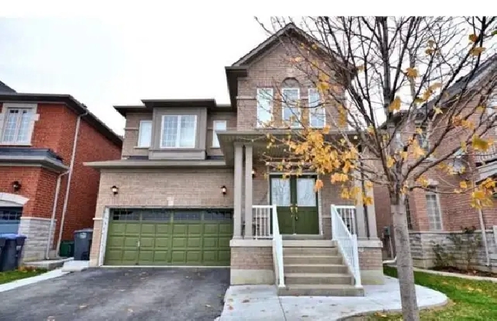 Detached House Rent 4BR 3WR