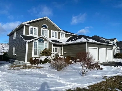 Beautiful Family Home in King William Estates!