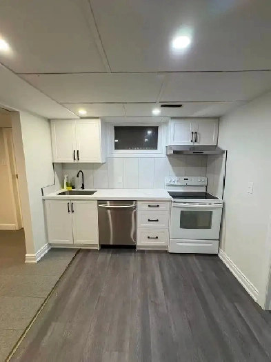 大统华附近房间出租及basement 整个套间出租