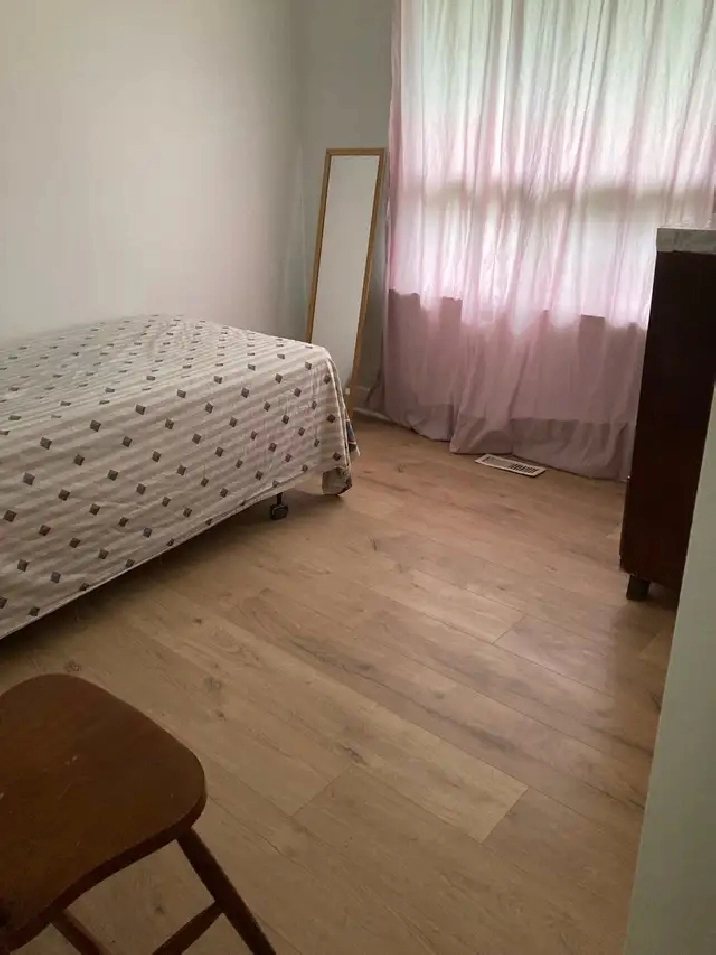 furnished room on main floor for female in Markham