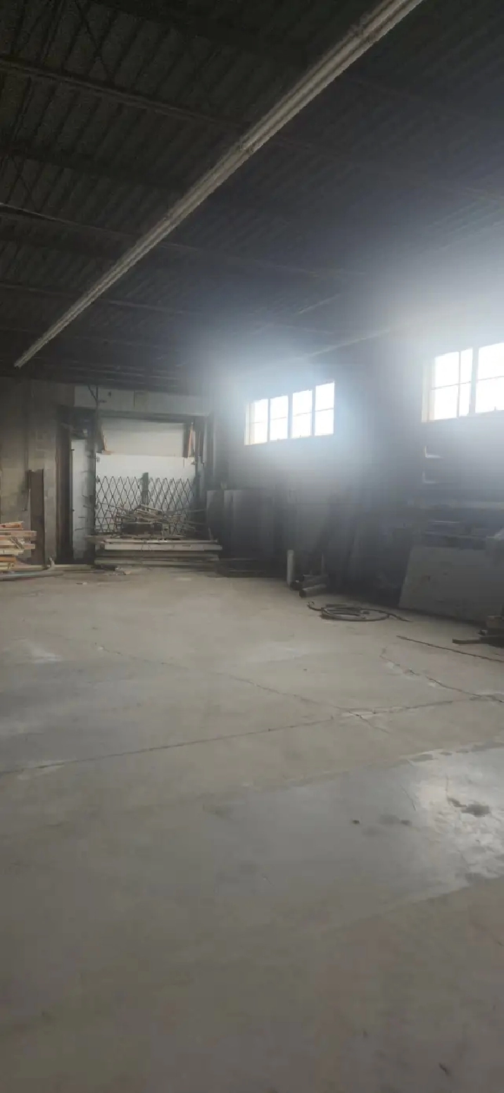 Entrepôts Candiac / Candiac Warehouses