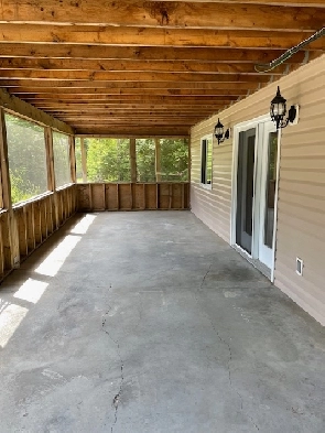 2 BR, Ground floor Apartment with screened Muskoka Rm, No Stairs