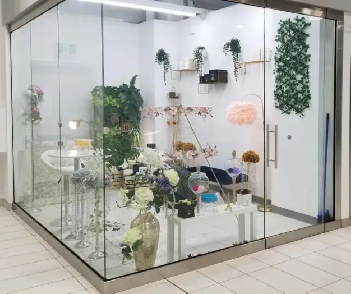 Corner-close to Atrium, New Horizon Mall-for Lease