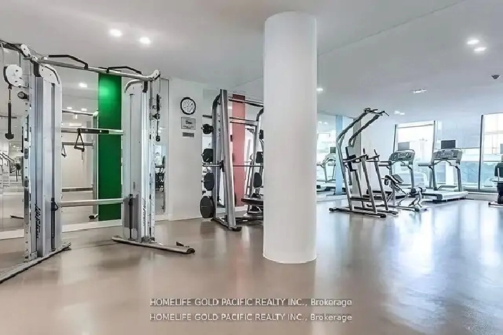 Beautiful 2 bedroom, 2 bathroom suite 832 Bay St.