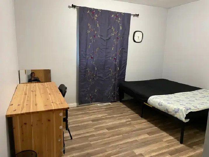 5-min Walk to Westbrook LRT Station, Rosscarrock, SW