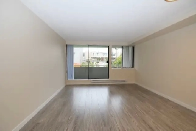 One Bedroom Apartment Next to Seawall