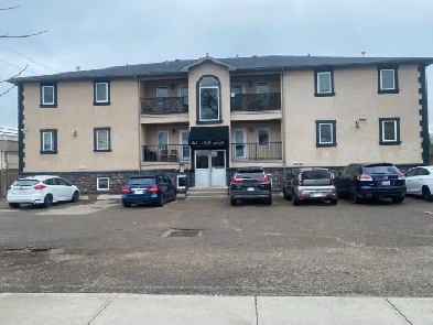 Pet friendly 2 bedroom apartment, own laundry close to downtoan