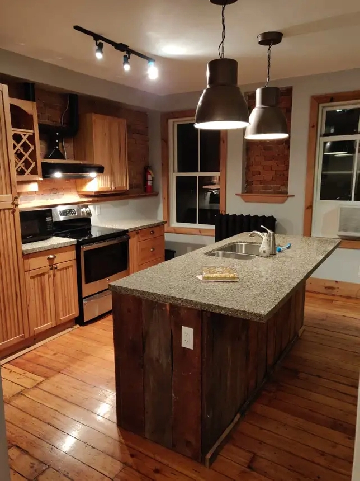 1 Bedroom Apartment For Rent ALL INCL, Downtown, KGH, Queens