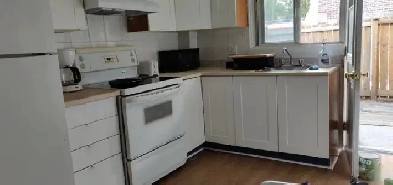 Nice, 1br in a fully furnished 4 1/5 apartment for sub this May