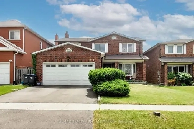 Mississauga Dixie Road/ Eglinton Ave 4 bedrooms detached house