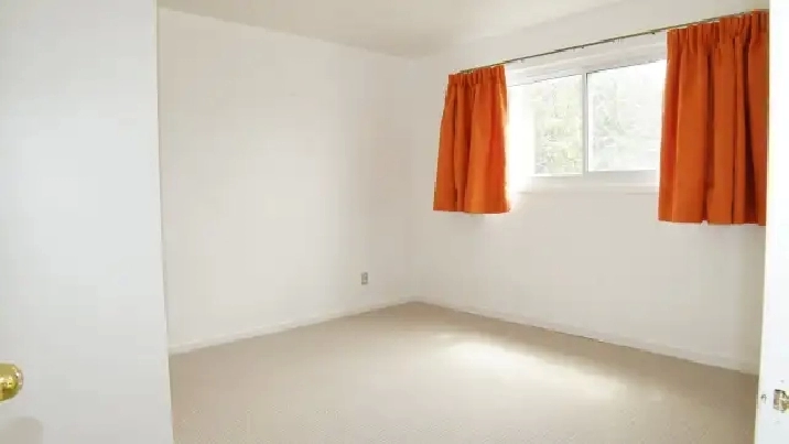 FOR LEASE – Prince Albert2 Bedroom bright and spacious unit