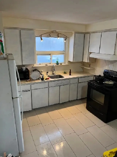 Private room for rent in Etobicoke for male from May 1st