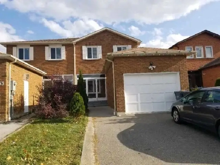 FULL 3 BEDROOM RECENTLY RENOVATED TOWNHOUSE RENTAL IN BRAMPTON