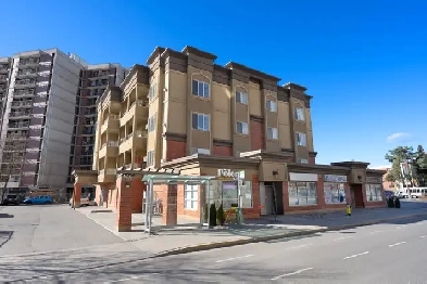 TOP FLOOR CORNER UNIT CLOSE TO DOWNTOWN KELOWNA!