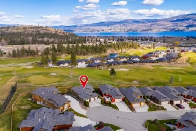 GOLF COURSE LIVING WITH LAKE VIEWS! 4124 Solana Place