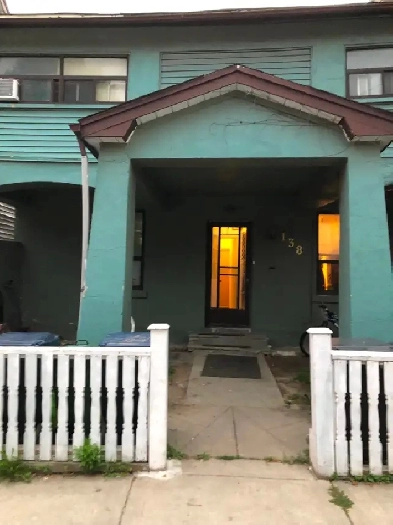 One large bed room for rent - $780