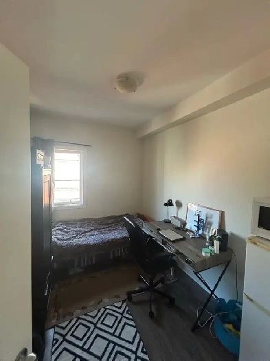 Room for Rent (Summer Sublet) Male only