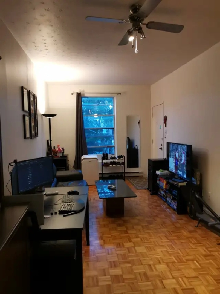 Appartement grand 3 et demi au troisième étage près du métro PIX