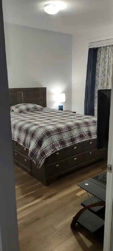 ROOM FOR RENT – AVAILABLE MAY 1