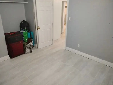 Kanata Hi tech avail immed: Sep Entrance semi shared Kitchen & B