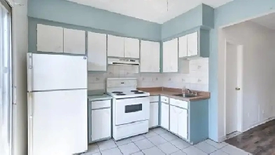 Appartement 4 ½ - Rez-De-Chaussée - Metro Frontenac