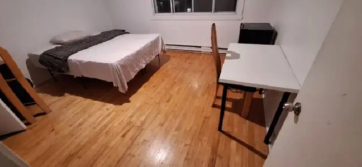 FREE Wi-Fi - TRÈS GRANDE CHAMBRE ROOMS RENT – À LOUER MONTREAL