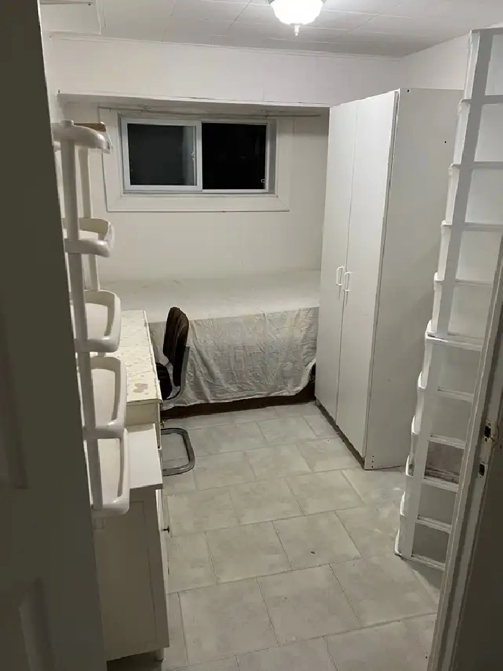 A Cozy Furnished room All-inclusive Leslie & Finch area 1 bus to