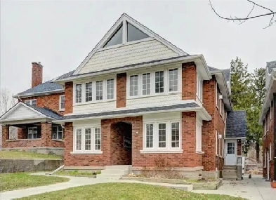 1 bedroom   sunroom apartment near LRT and uptown Waterloo