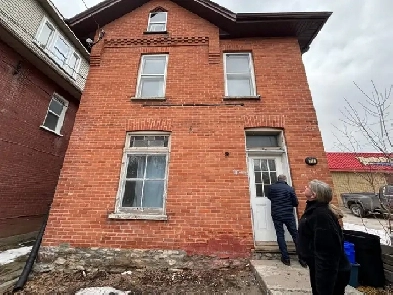 student rental Water St Peterborough