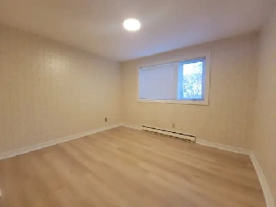 SPACIOUS ROOM WITH PRIVATE BATHROOM