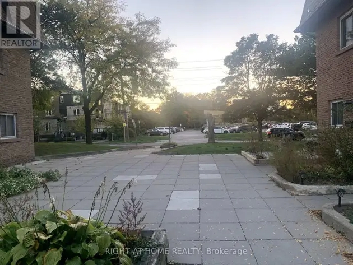 SCARBOROUGH HOME UPSTAIRS 2 ROOMS FOR RENT