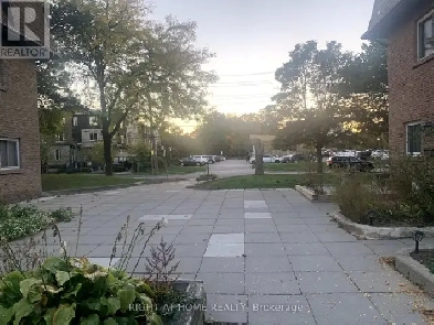 SCARBOROUGH HOME UPSTAIRS 2 ROOMS FOR RENT