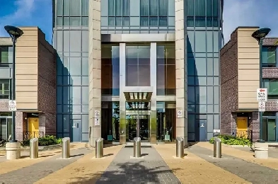 1 Den (Den with a door) |CN Views |$2400 | Near Subway   Parking