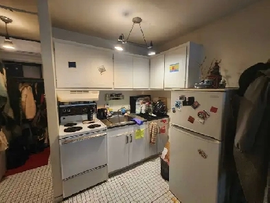 studio métro Laurier -Mai