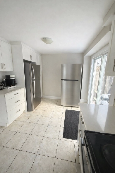Recently Renovated 5 Bedroom Student Home in a Great Location!