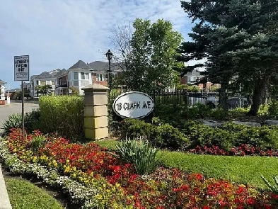 Superb Townhome in Thornhill