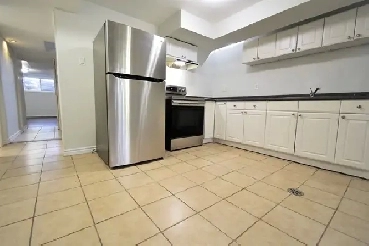 Beautiful 2 Bed, 2 Bath Basement Apartment, College Cres.