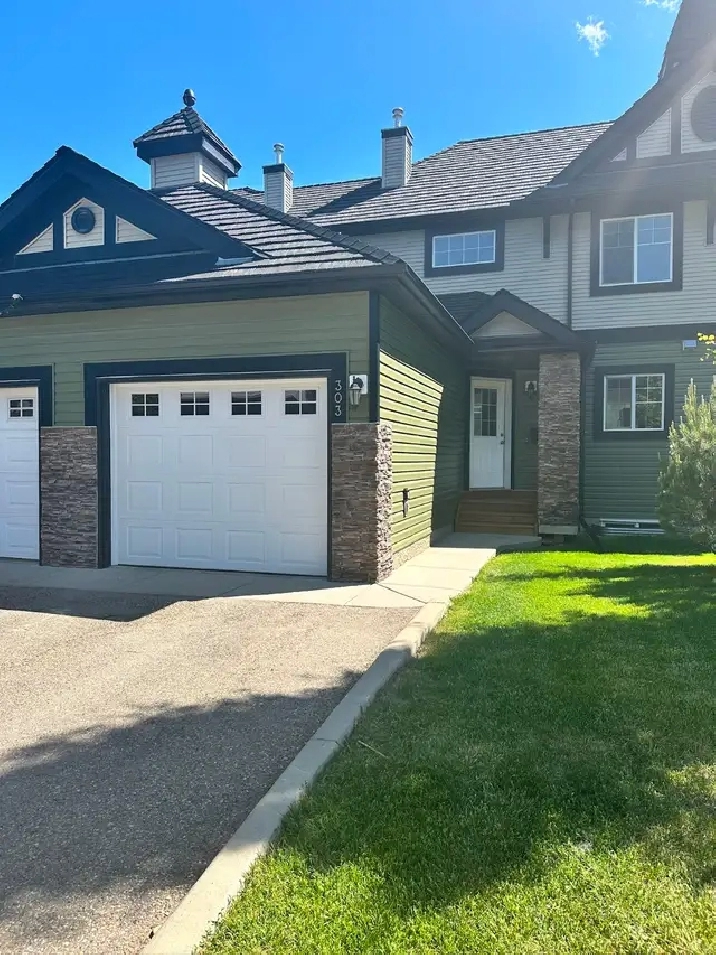 AIRDRIE: Rent to Own 3 Bedroom Townhome in Sagewood