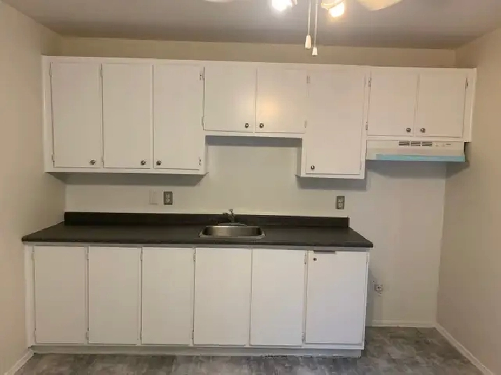 4 1/2 Apparemment renovated