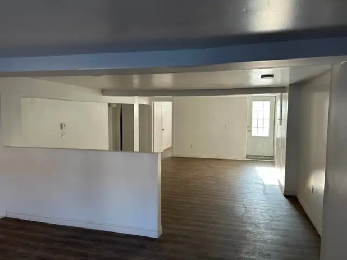 Grand 4 ½ à louer dans un semi sous-sol – rénové au complet (160