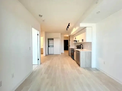 SPACIOUS & MODERN 1 BEDROOM   DEN & 1 BATH CONDO IN BURLINGTON!